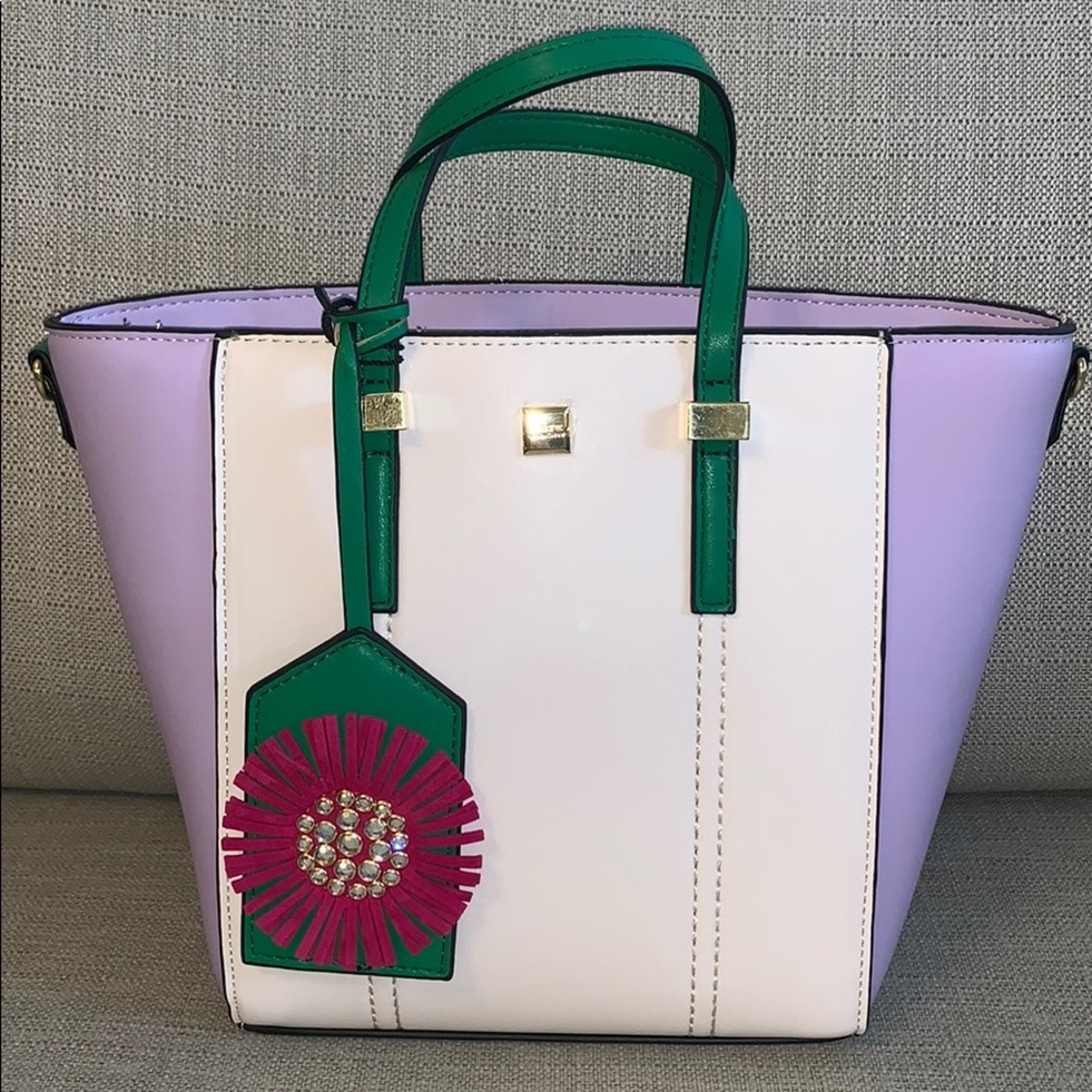 Handbag / shoulder bag / purse / crossbody bag.